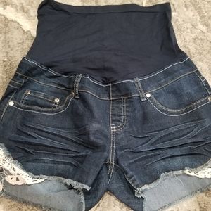 Maternity jean shorts with lace trim